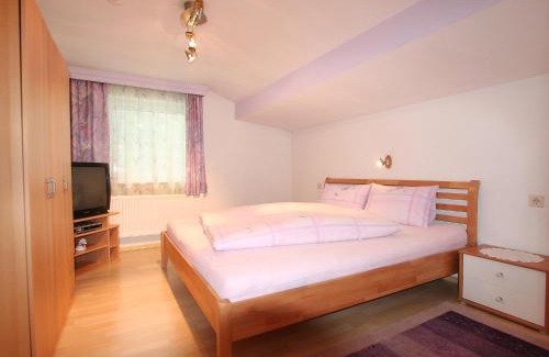 See Apartment | Apartment Dias by Interhome