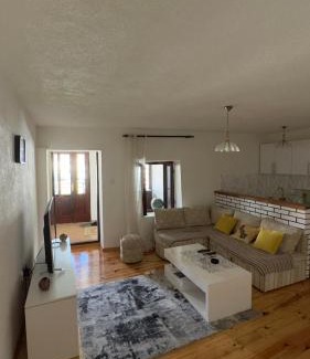 Konjic Apartment | Apartment Dino