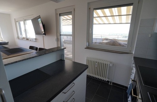 Bechlingen Apartment | Apartment 'Dmon-Home' with Lake View, Private Terrace and Wi-Fi