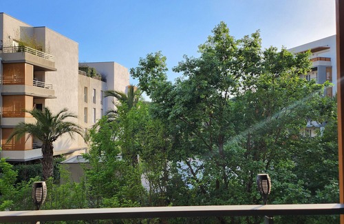 Frejus Apartment | Apartment 'Domaine Des Cigales' with Shared Pool, Wi-Fi and Air Conditioning