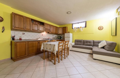 Castiadas Apartment | Apartment "Domus Blanca Ivan" with Wi-Fi & Garden