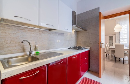Santa Lucia Apartment | Apartment 'Domus La Terra' with Private Terrace and Wi-Fi