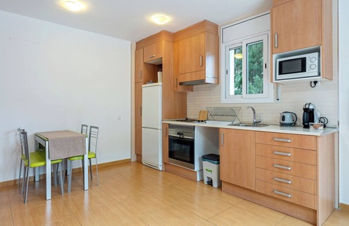 Segur de Calafell Apartment | Apartment 'Dorada 2-3' with Shared Pool, Private Terrace and Wi-Fi