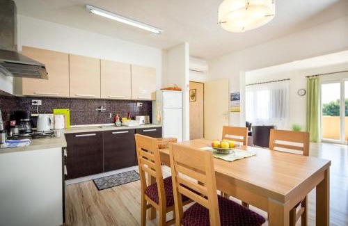 Rovinj Apartment | Apartment Draga with Sea View, Terrace & Parking