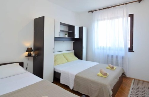 Pjescana Uvala Apartment | Apartment Dragica (PUL302) in Pula - 8 persons, 3 bedrooms