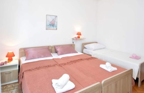 Pjescana Uvala Apartment | Apartment Dragica (PUL302) in Pula - 8 persons, 3 bedrooms