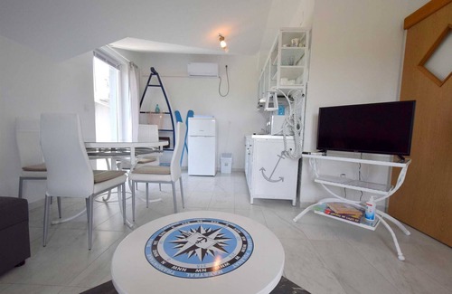 Gabonjin Apartment | Apartment Dunja 2 with Balcony