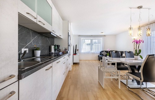 Dusslingen Apartment | Apartment "Dußlingen" with Private Terrace & Wi-Fi