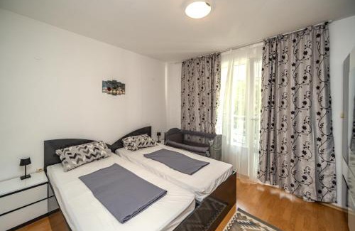 Chaika Apartment | Apartment E 12 Yassen HV