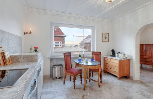 Horsbull Apartment | Apartment 'Elisabeth Suite' with Shared Garden and Wi-Fi