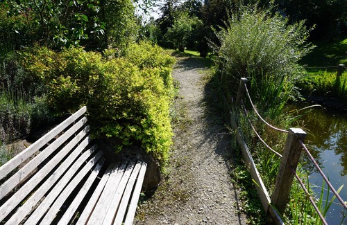 Deggenhausertal Apartment | Apartment 'East' with Shared Garden, Wi-Fi and Air Conditioning
