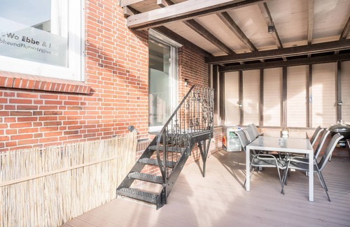 Wilhelmshaven Apartment | Apartment Ebbe und Flut with Balcony, Covered Terrace