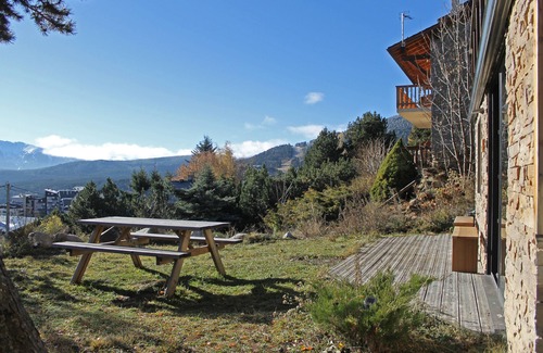 Les Angles Apartment | Apartment ECUREUIL in new chalet overlooking Lac de Matemale sleeps 5