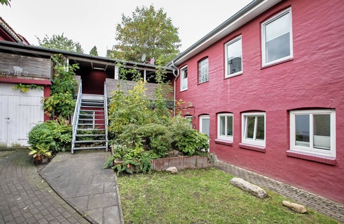 Flensburg Apartment | Apartment 'Einfache Gästewohnung 'nordlicht' with Shared Garden and Wi-Fi