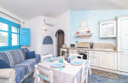 Luddui Apartment | Apartment 'Elegante Villetta Al Mare Agrustos' with Private Terrace, Garden and Air Conditioning