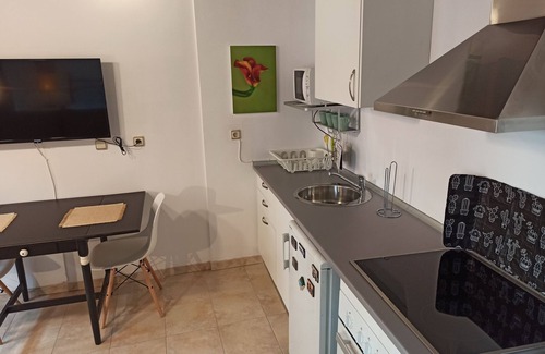 Albaicin Apartment | Apartment 'Elvira Apartamento Centro Albaicín' with Balcony, Wi-Fi and Air Conditioning