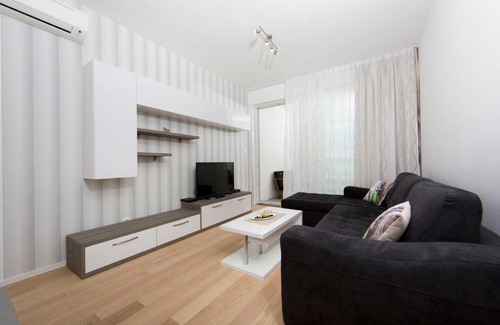 Znjan Apartment | Apartment Ema