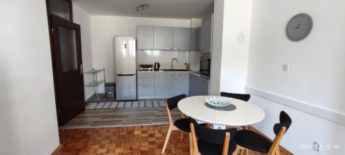 Sumece Apartment | Apartment Emina