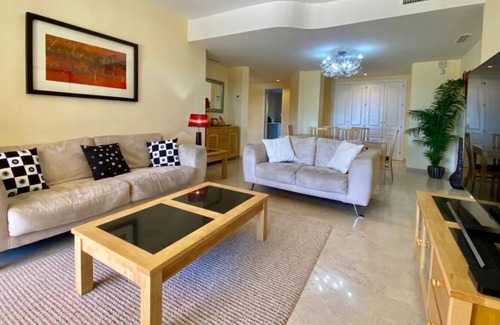 Elviria Apartment | Apartment 'En Elviria Hills' with Lake View, Wi-Fi and Air Conditioning