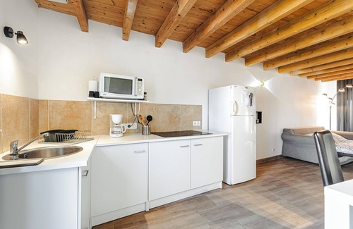 Breuil Magne Apartment | Apartment 'Entre Campagne Et Océan' with Private Garden and Wi-Fi
