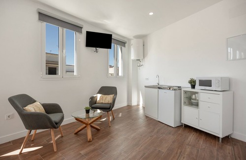 Jerez de la Frontera Old Town Apartment | Apartment 'Casa Milano 3' with Balcony, Wi-Fi and Air Conditioning