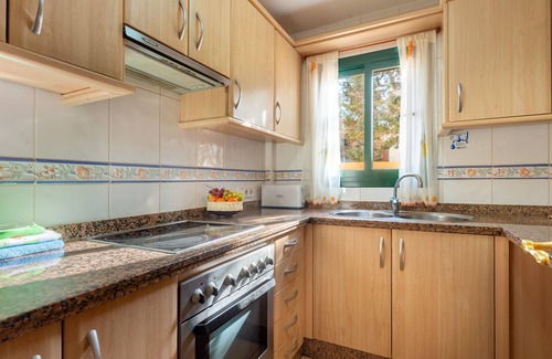 Es Pujols Apartment | Apartment 'Es Pujols' with Private Terrace, Wi-Fi and Air Conditioning