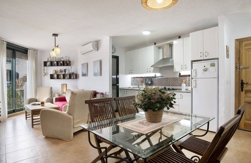 Atlanterra Apartment | Apartment 'Bella Vistas' with Shared Pool, Wi-Fi and Air Conditioning