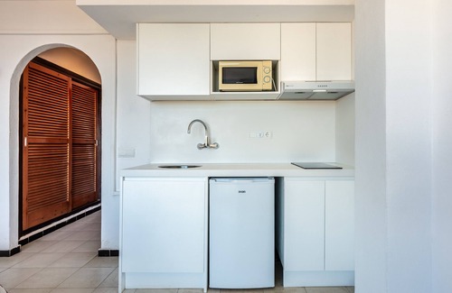 Es Pujols Apartment | Apartment 'Estudio Mirada 309' with Lake View, Wi-Fi and Air Conditioning