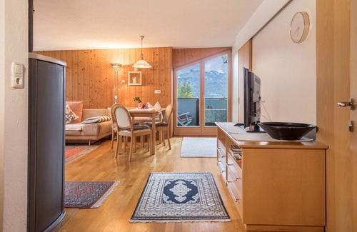 Grossdorf Apartment | Apartment 'Försterhaus Wohnung Dachgeschoss' with Mountain View, Shared Garden and Wi-Fi