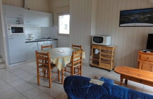 Arzon Apartment | Apartment F 3 sea views and direct beach and ocean access