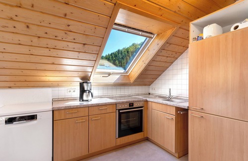 Zell am Harmersbach Apartment | Apartment 'Ferienwohnung Sternenhimmel, 48qm' with Mountain View, Shared Terrace and Wi-Fi