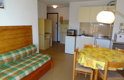 Le Port Apartment | Apartment facing the port with parking and pets allowed