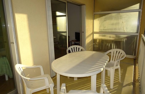 Le Port Apartment | Apartment facing the port with parking and pets allowed