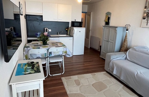 Saint-Jean-de-Monts Apartment | Apartment facing the sea