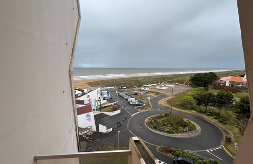 Saint-Jean-de-Monts Apartment | Apartment facing the sea