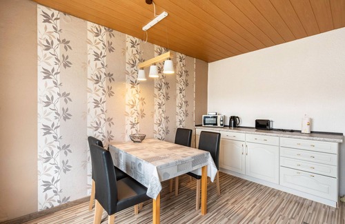 Neussen Apartment | Apartment 'Familie Heiko Schroth' with Wi-Fi