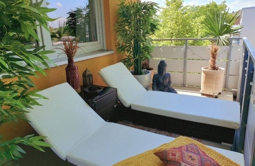 Rhein-Erft-Kreis District Apartment | Apartment 'Familienfreundliche Wohnung' with Balcony and Wi-Fi