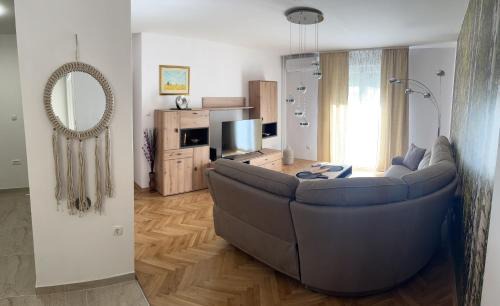 Split Apartment | Apartment Family