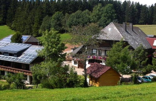 Furtwangen Apartment | Apartment 'Feldbergblick' with Mountain View, Shared Garden and Wi-Fi