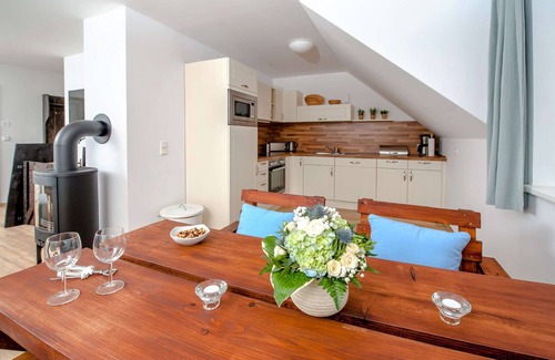 Neuendorf Apartment | Apartment 'Ferienwohnung Hafen' with Balcony and Wi-Fi