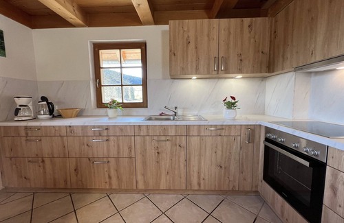 Titisee-Neustadt Apartment | Apartment 'Ferienwohnung Sonnenschein, 80 Qm' with Mountain View, Private Terrace and Shared Garden
