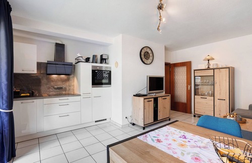 Stryck Apartment | Apartment 'Ferienwohnung Schanze Willingen' with Shared Garden, Balcony and Wi-Fi
