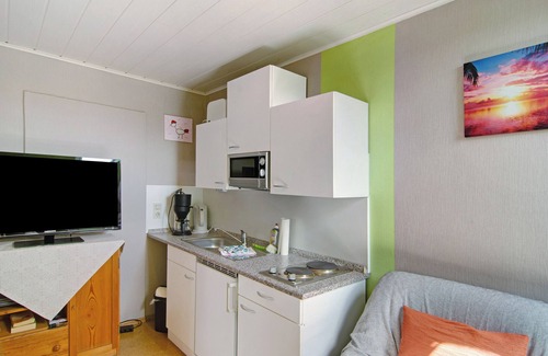 Ochtersum Apartment | Apartment 'Ferienhaus Gerda Wohnung 2' with Private Terrace, Private Garden and Wi-Fi