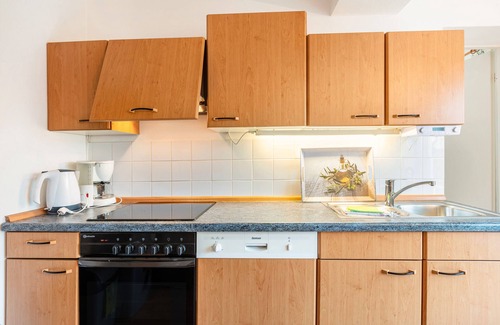 Bad Bellingen Apartment | Apartment 'Ferienwohnung 7b' with Private Terrace and Wi-Fi