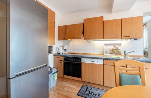 Bad Bellingen Apartment | Apartment 'Ferienwohnung 7b' with Private Terrace and Wi-Fi