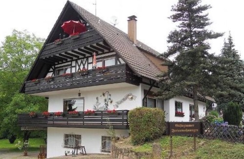 Sasbachwalden Apartment | Apartment 'Ferienwohnung Nr 1' with Shared Garden and Wi-Fi