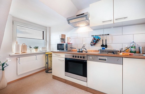 Innenhafen Apartment | Apartment 'Ferienwohnung Schacht' with Private Terrace and Wi-Fi