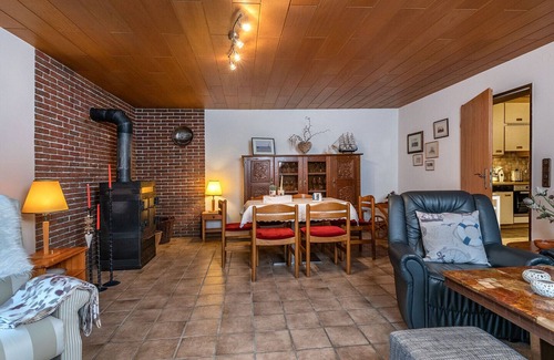 Bargenstedt Apartment | Apartment 'Ferienwohnung Hennings' with Private Terrace, Shared Garden and Wi-Fi
