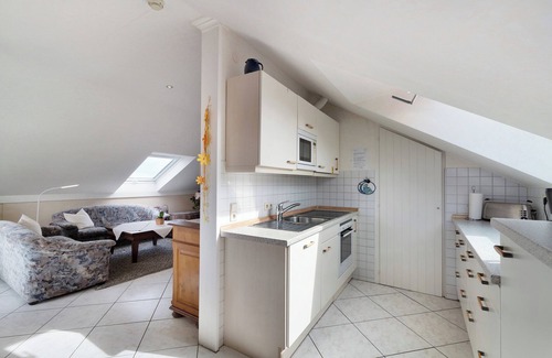 Obersasbach Apartment | Apartment 'Ferienwohnung Atelier' with Shared Garden, Balcony and Wi-Fi