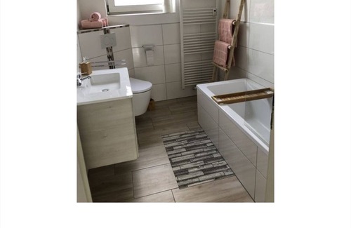 Sand Apartment | Apartment 'Ferienwohnung Frank 80qm' with Private Terrace and Wi-Fi